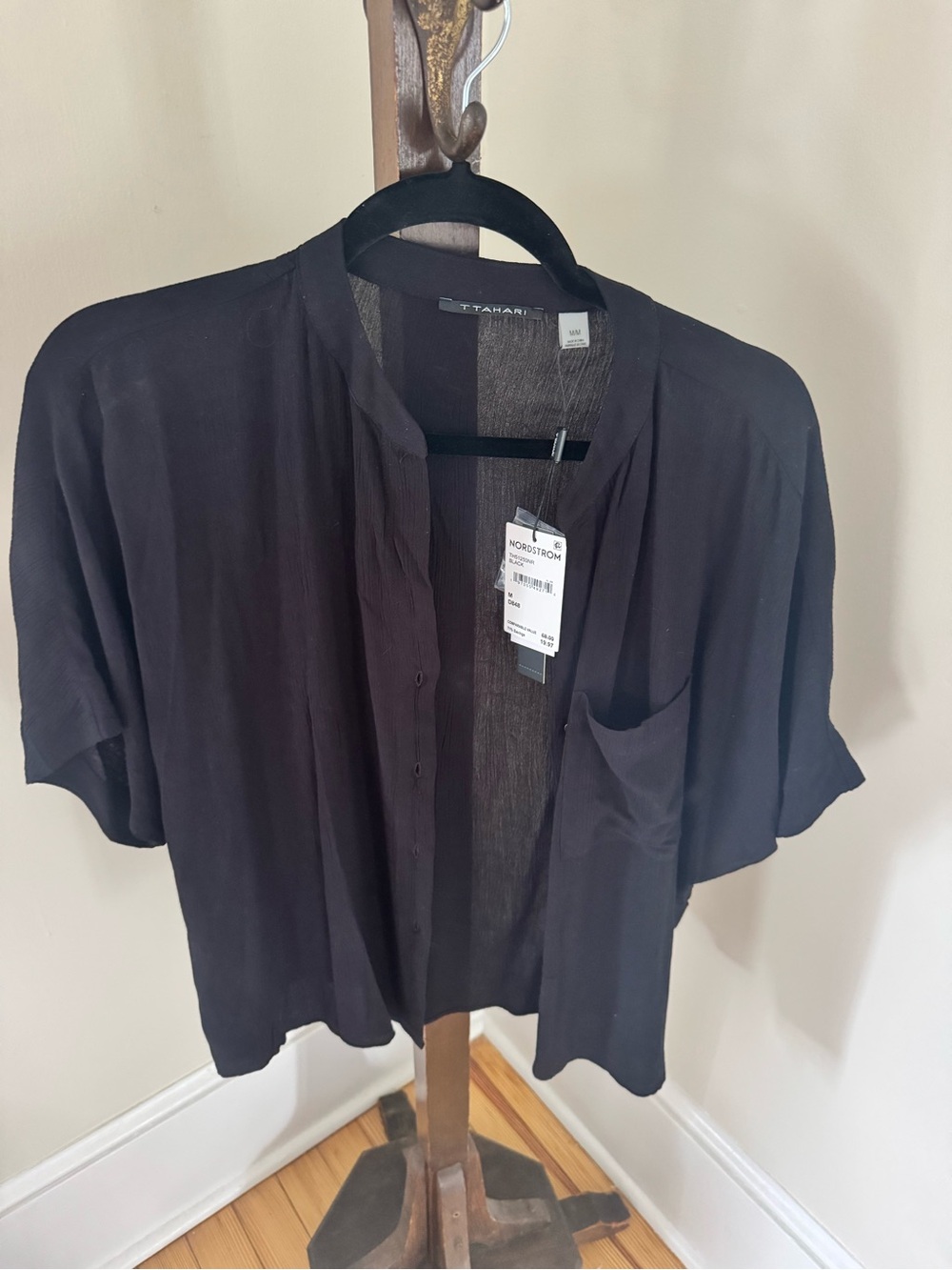 NWT T Tahari Black Button Front Short Sleeve Blouse Size M